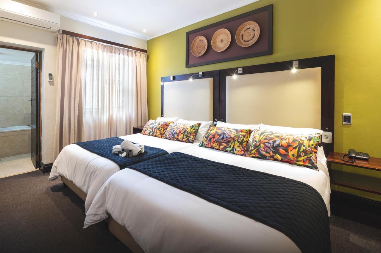 The Graham Hotel เกรแฮมส์ทาวน์ ภายนอก รูปภาพ