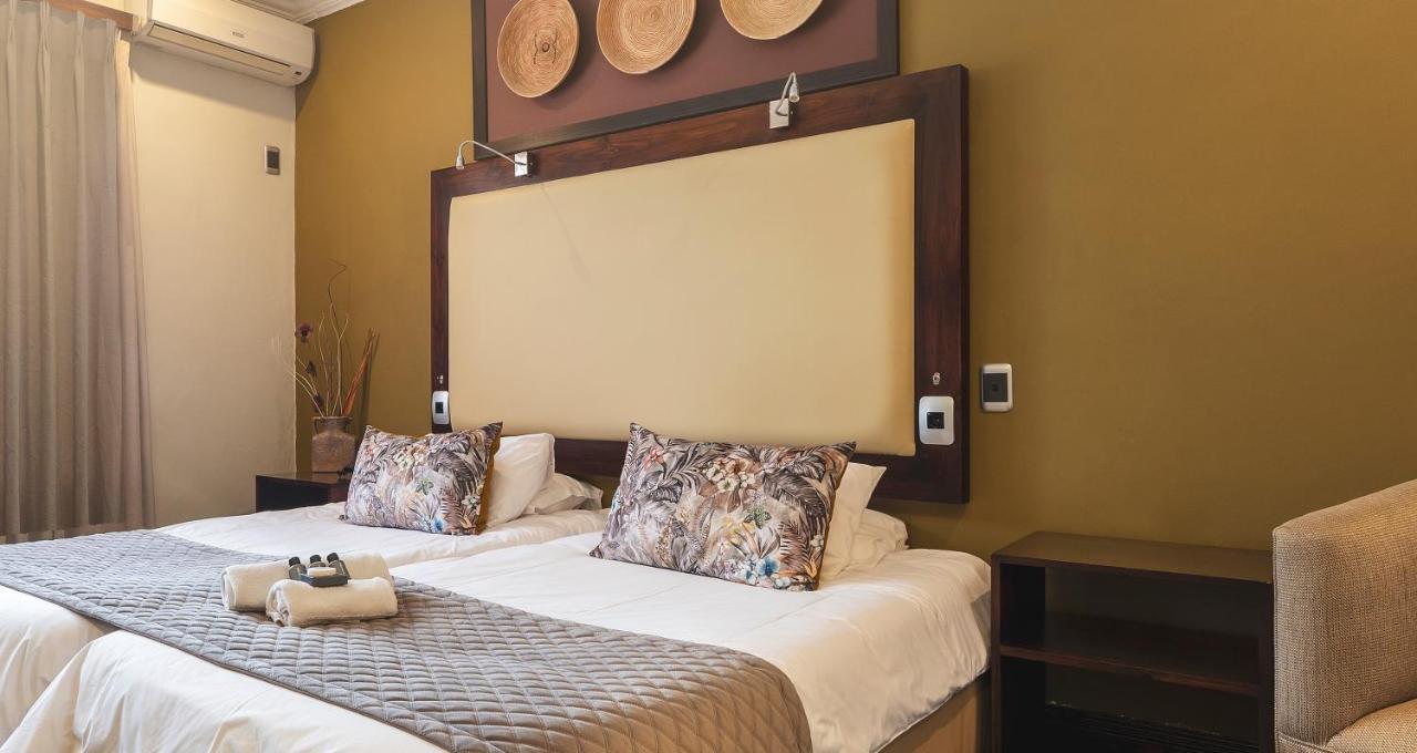 The Graham Hotel เกรแฮมส์ทาวน์ ภายนอก รูปภาพ