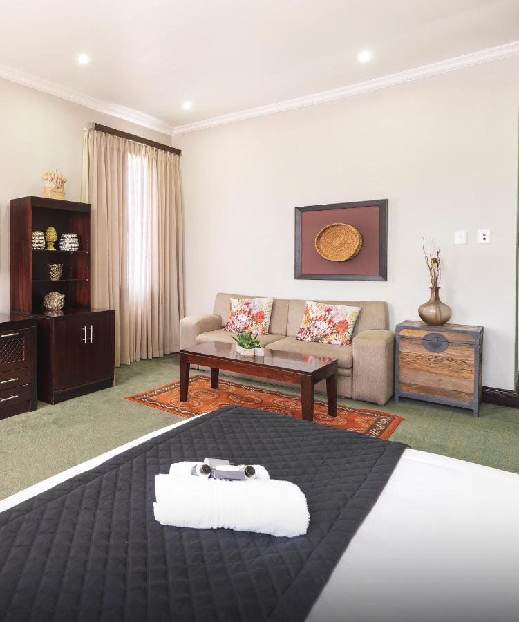 The Graham Hotel เกรแฮมส์ทาวน์ ภายนอก รูปภาพ