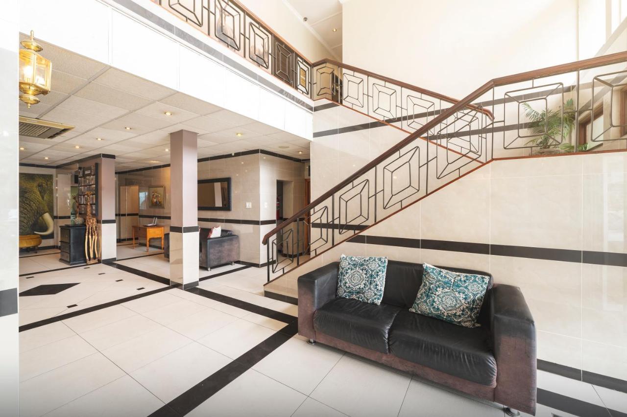 The Graham Hotel เกรแฮมส์ทาวน์ ภายนอก รูปภาพ