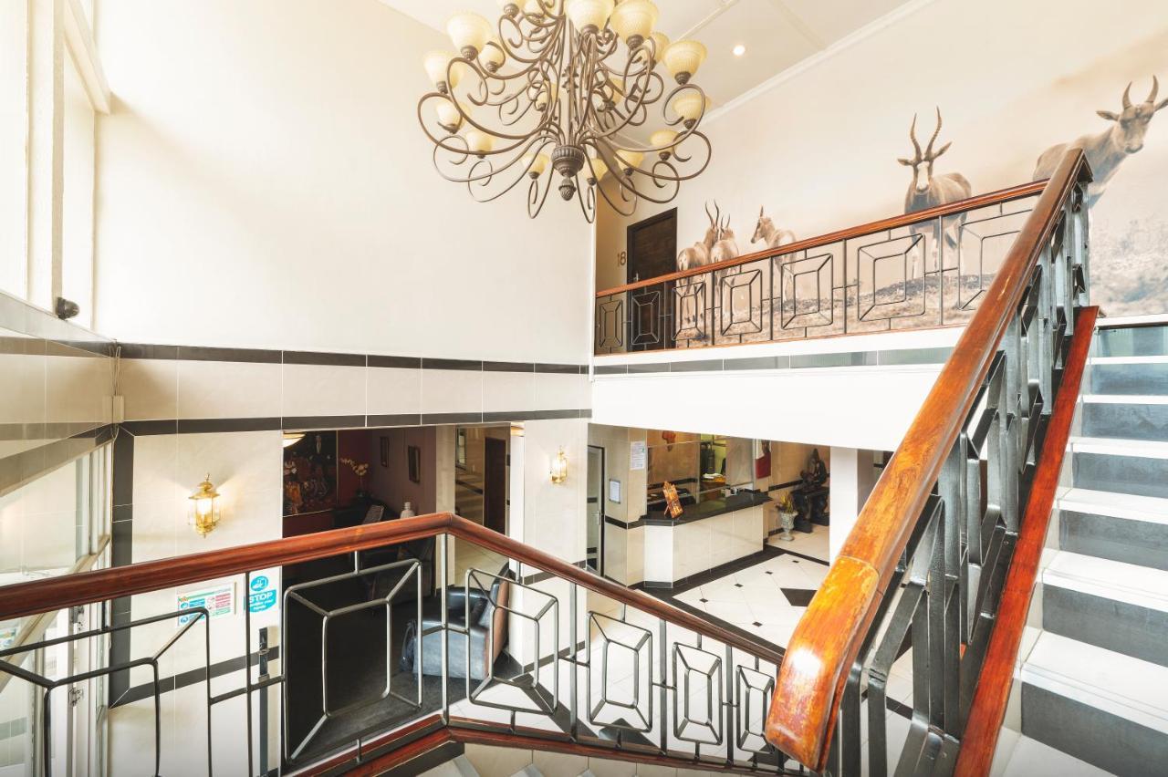 The Graham Hotel เกรแฮมส์ทาวน์ ภายนอก รูปภาพ