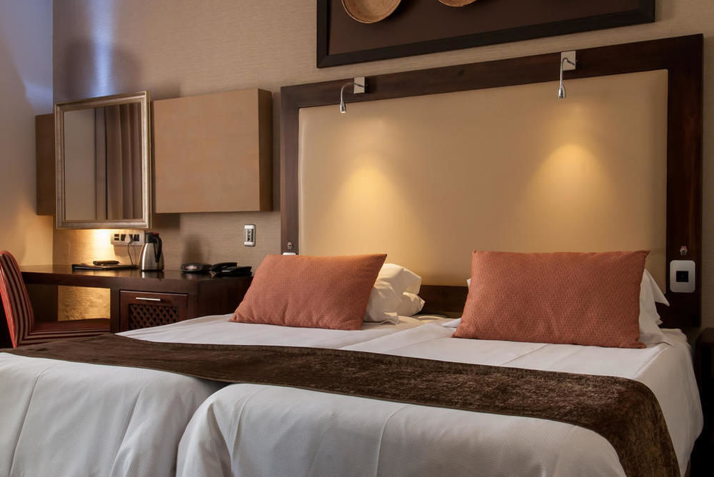 The Graham Hotel เกรแฮมส์ทาวน์ ภายนอก รูปภาพ
