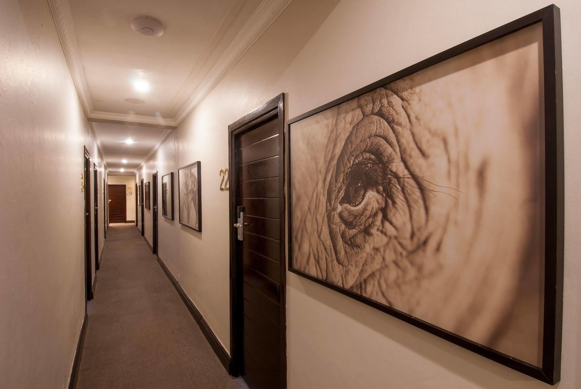 The Graham Hotel เกรแฮมส์ทาวน์ ภายนอก รูปภาพ